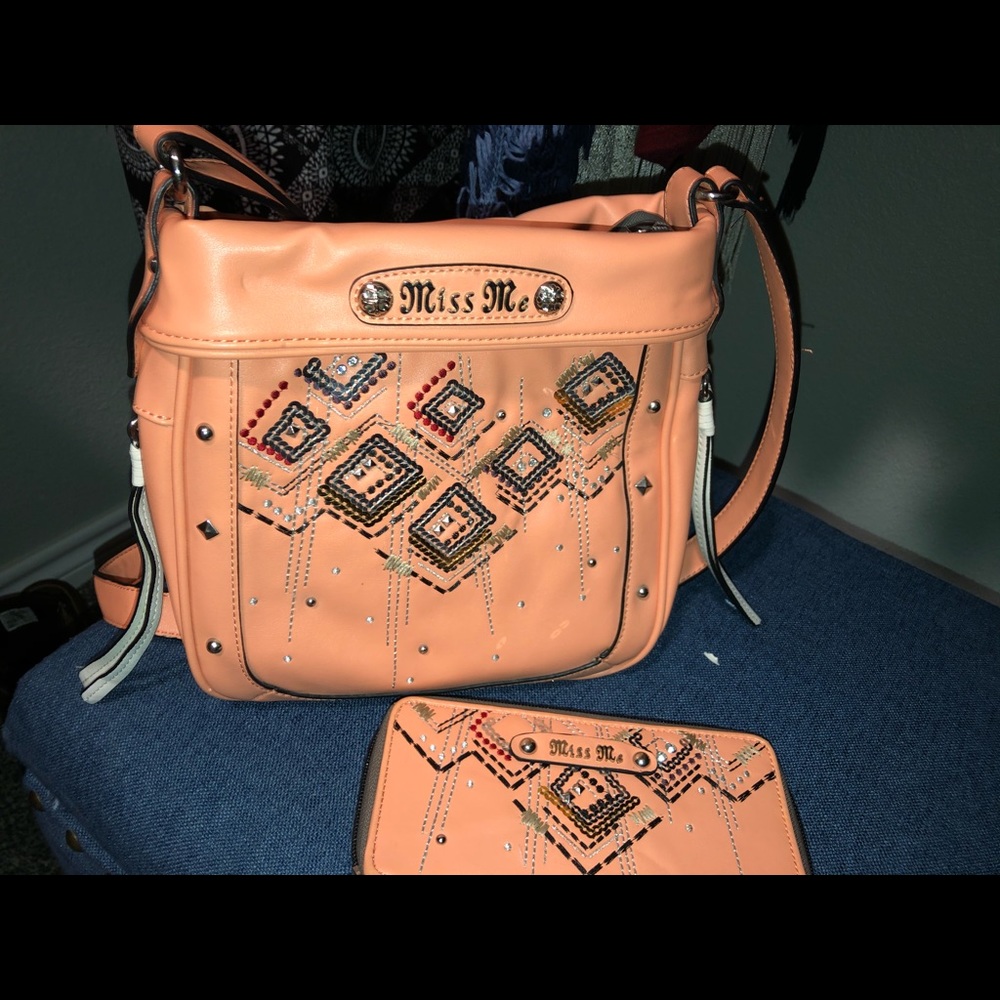 Purse clean out! - Picture 6 of 8